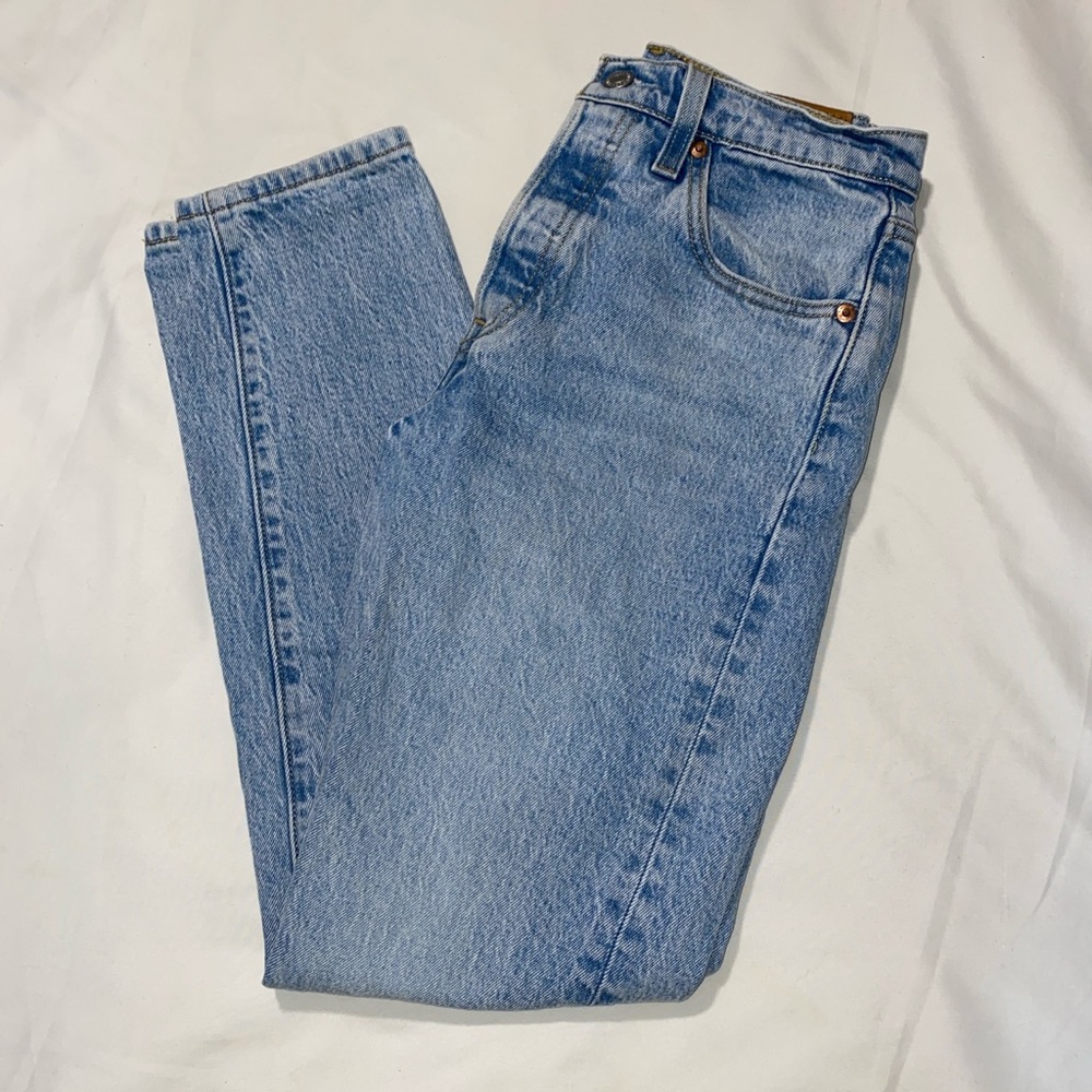 LEVI’S